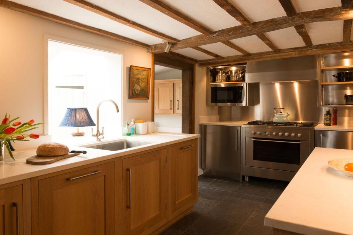 Navigation Cottage On The Historic Sea Lock Overlooking The Nature Reserve Maldon Exterior photo
