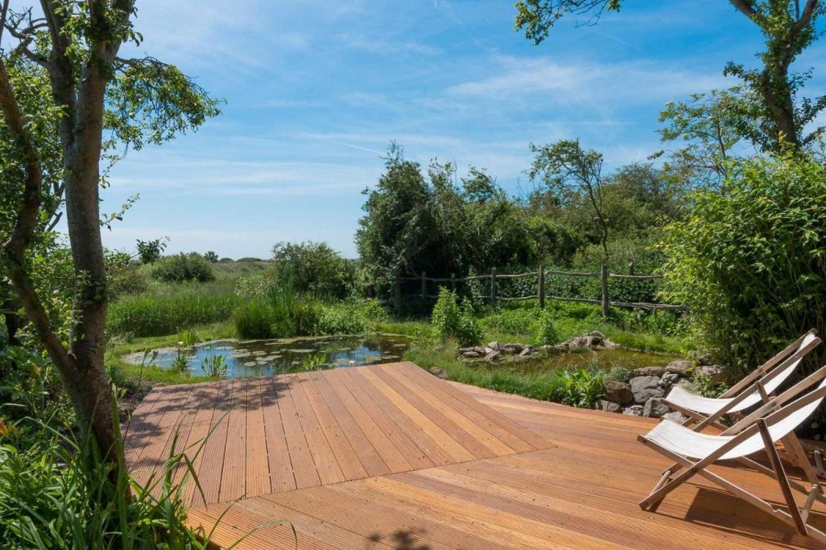 Navigation Cottage On The Historic Sea Lock Overlooking The Nature Reserve Maldon Exterior photo