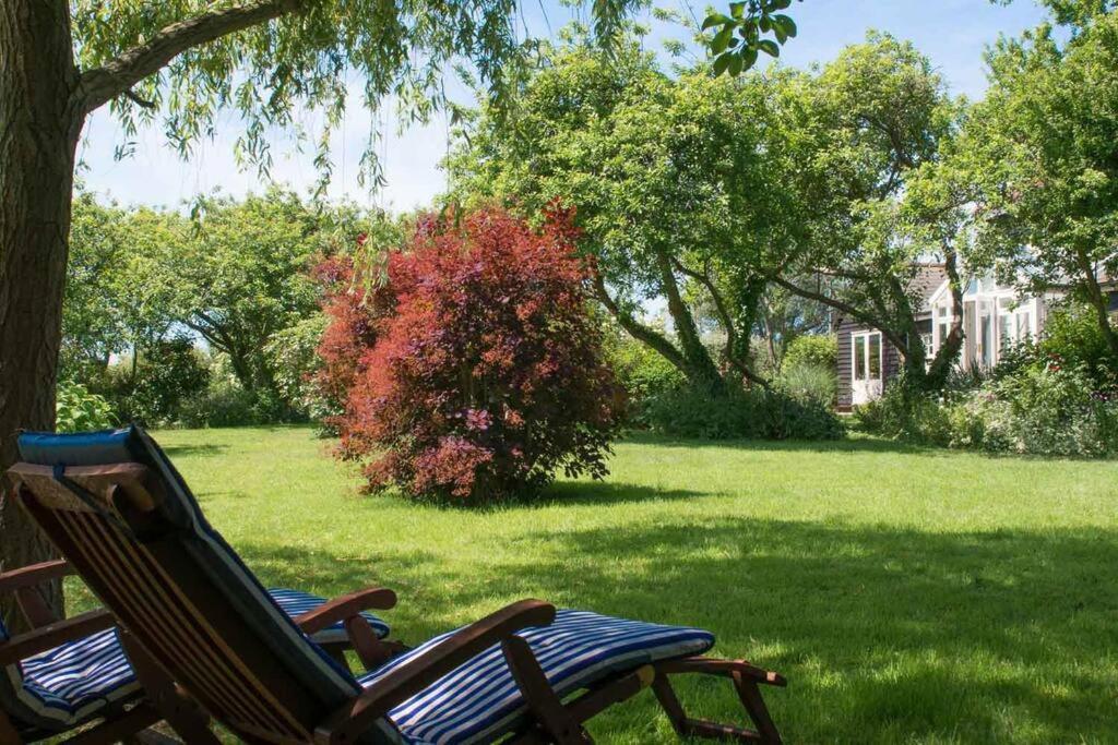 Navigation Cottage On The Historic Sea Lock Overlooking The Nature Reserve Maldon Exterior photo